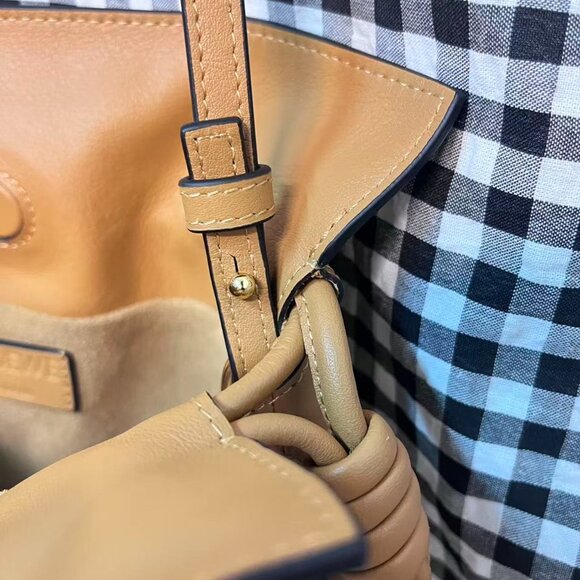 Loewe Flamenco Crossbody Bag - Picture 11 of 12